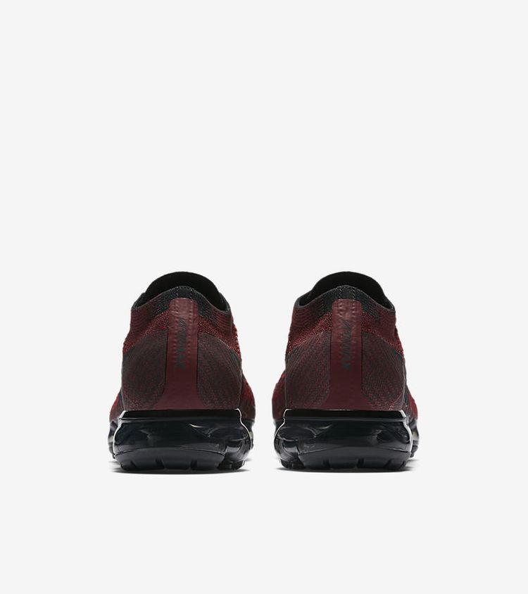 Size 10.0 Air VaporMax Dark Team Red