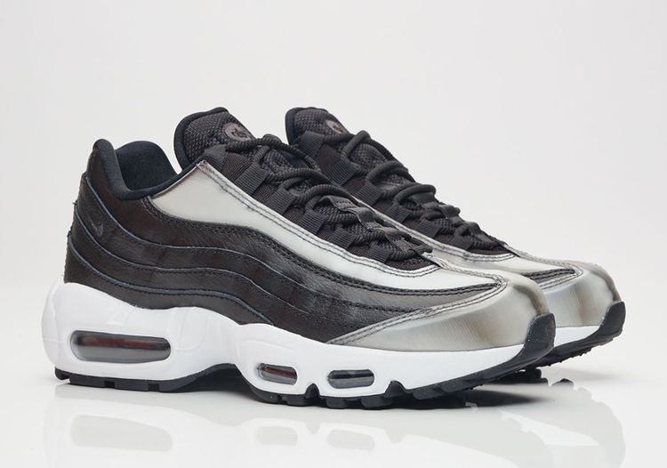 Nike Wmns Air Max 95 SE Brushed Metal