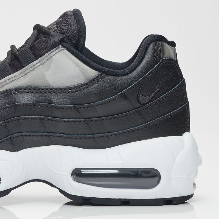 Nike Wmns Air Max 95 SE Brushed Metal