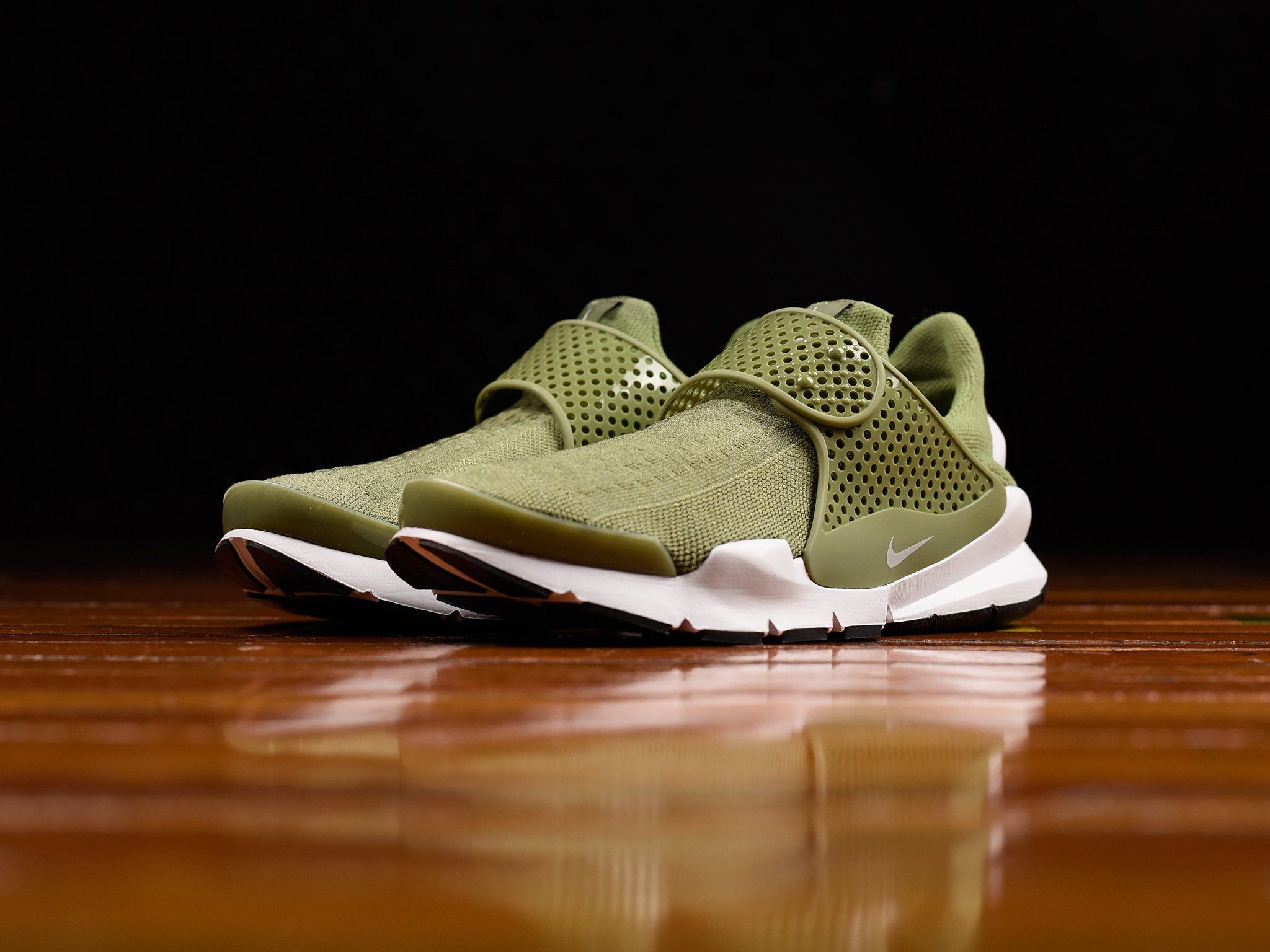 Nike sock dart olive green on sale