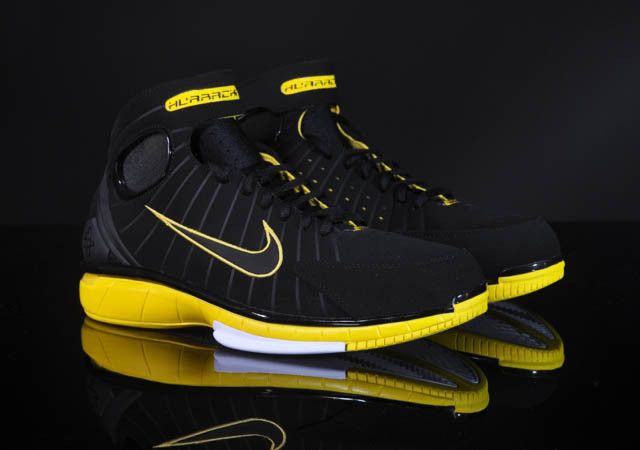 Black and yellow huarache 2k4 discount