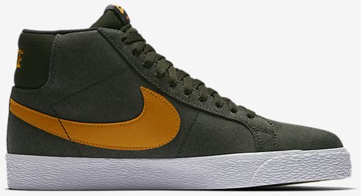 Undefeated x Blazer Mid SB