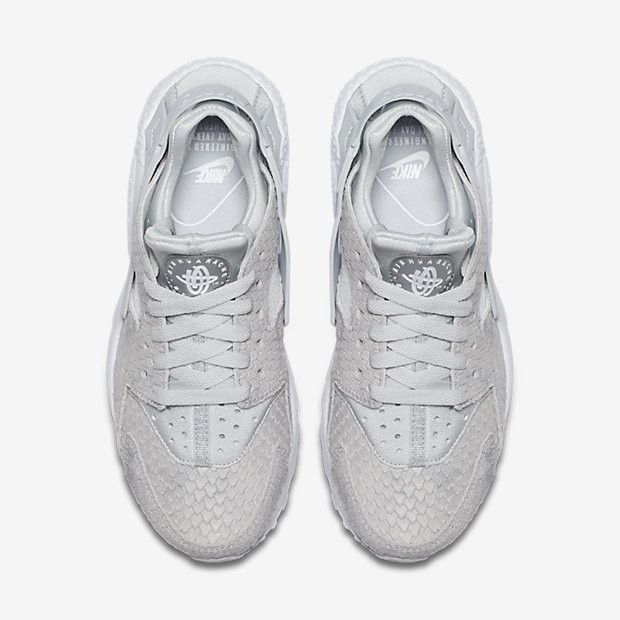 Nike wmns air huarache snakeskin clearance