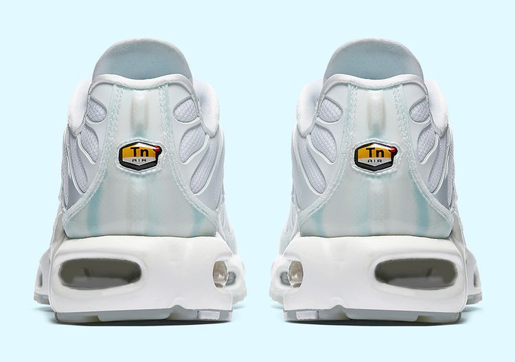 Nike Wmns Air Max Plus SE Ice Blue