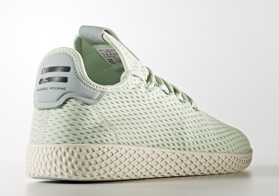 Size 8.0 Pharrell x Tennis Hu Linen Green