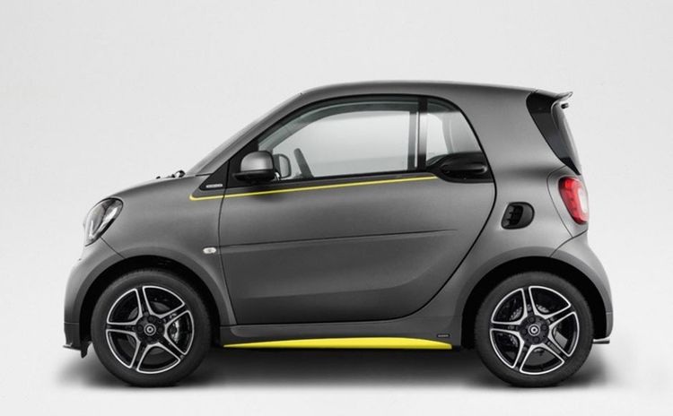 Nike Asphalt Gold x Smart Brabus x Air Max 1 Flyknit iD Smart Car Pack