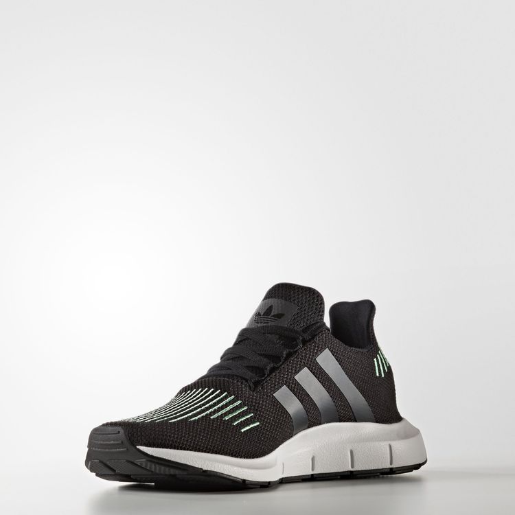 Adidas Swift Run Black