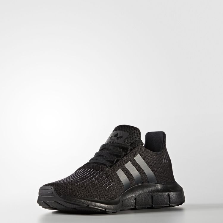 Adidas Swift Run Triple Black