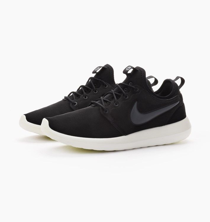 Nike roshe two all black best sale