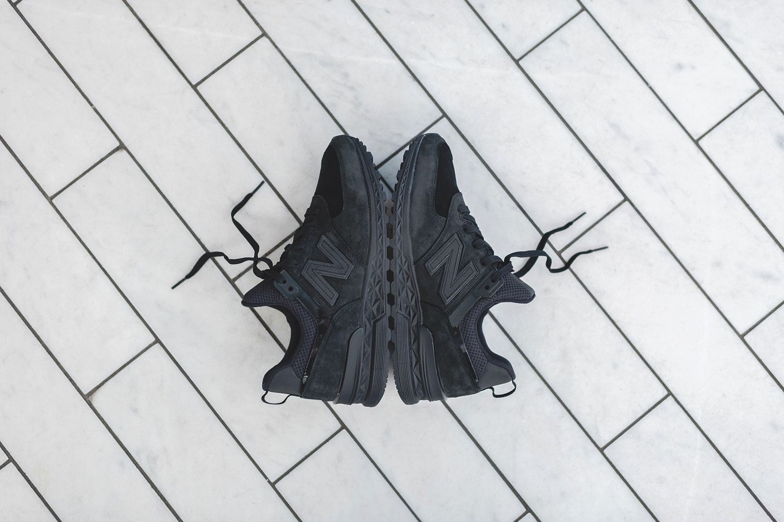 New balance 574 sport triple black best sale