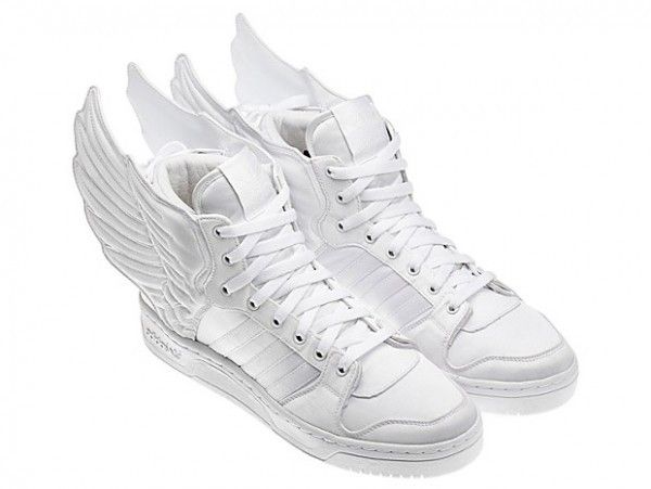 Achetez des Jeremy Scott x 2NE1 x Wings 2.0 Triple White V20699 GOAT FR