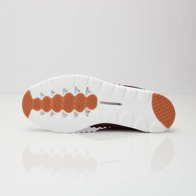 Nike Wmns Mayfly Woven Night Maroon