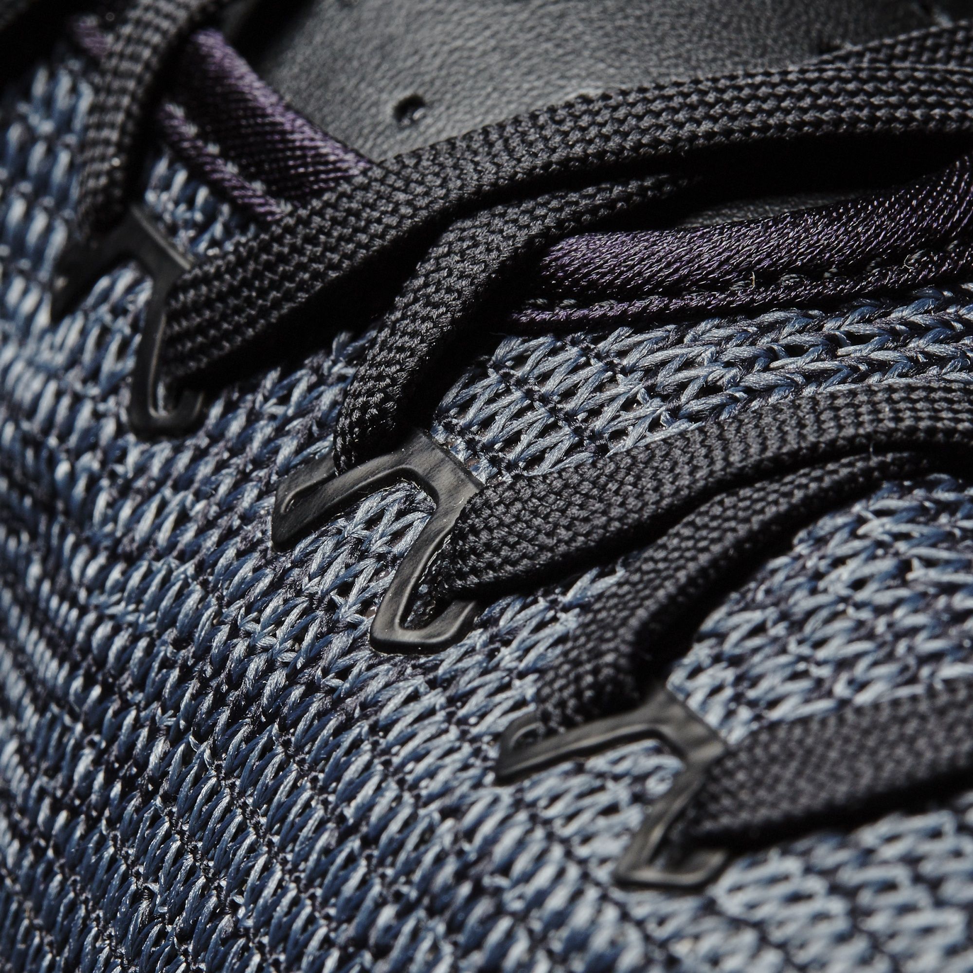 Size 9.0 Porsche Design x Travel Tourer