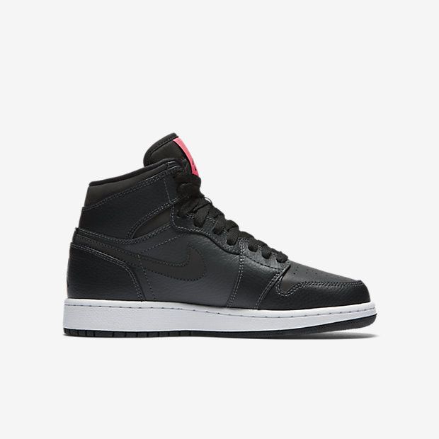 Jordan retro 1 black pink hot sale