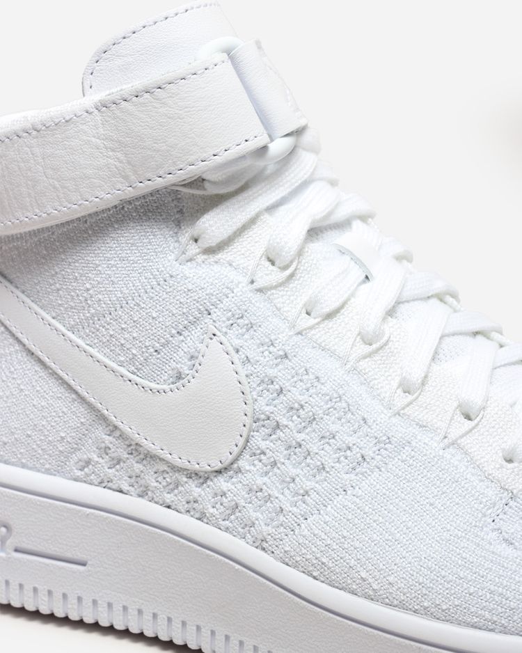 Nike Wmns Air Force 1 Flyknit Triple White