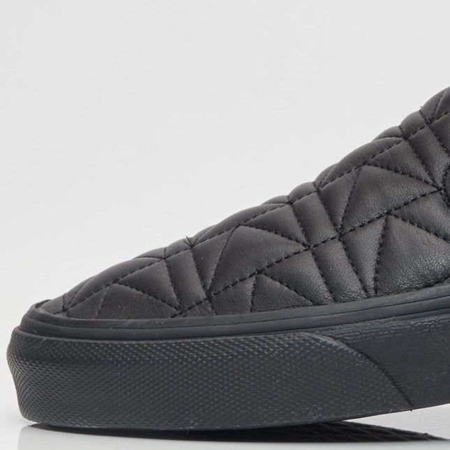 Size 4.0 Karl Lagerfeld x Classic Slip On Quilt