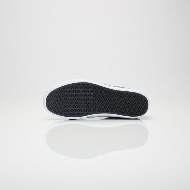 Buy Karl Lagerfeld x Sk8 Hi Laceless Platform Quilt VN0A3DQ7OEL GOAT UK