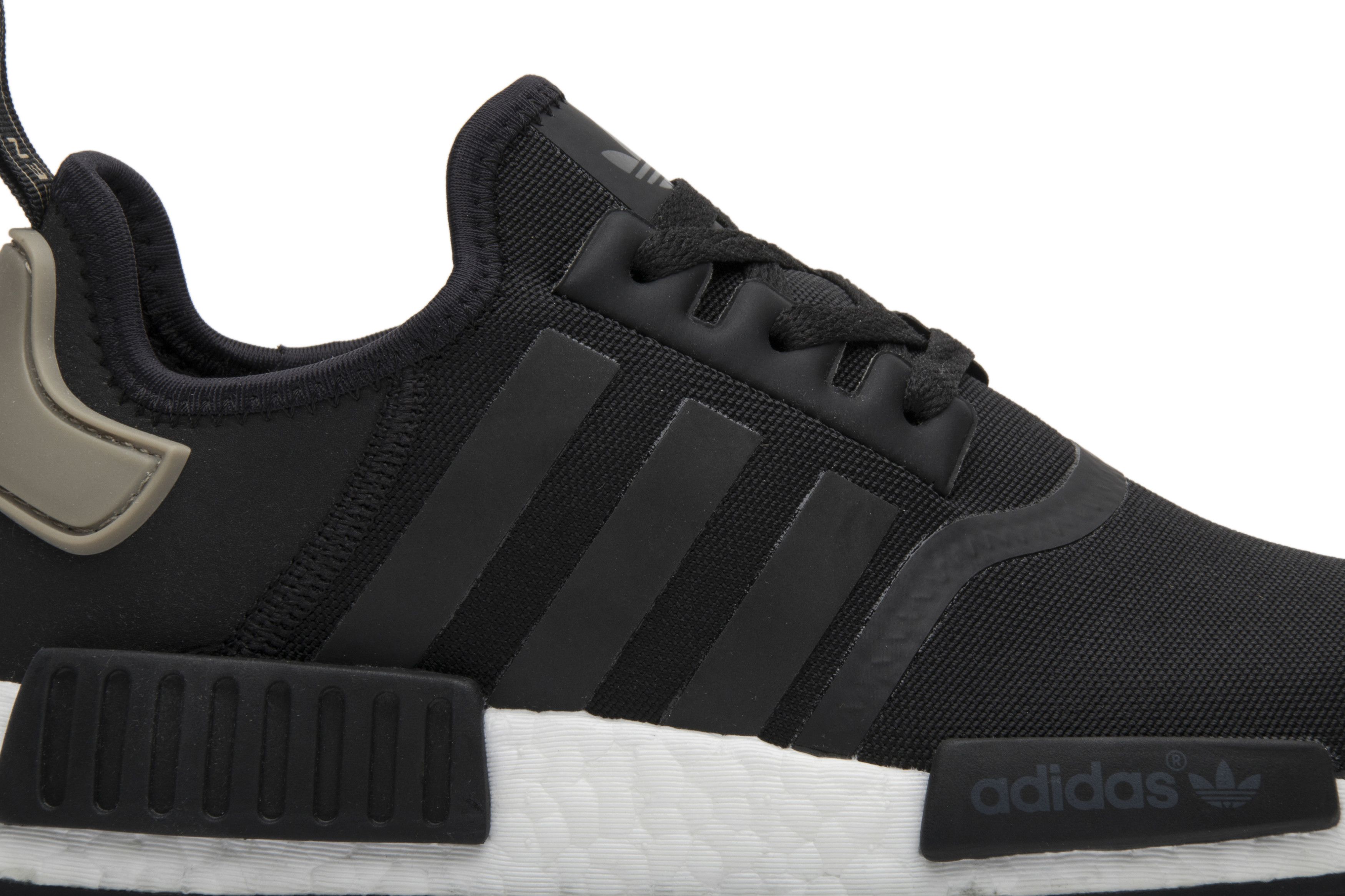 NMD R1 pitted BD7750