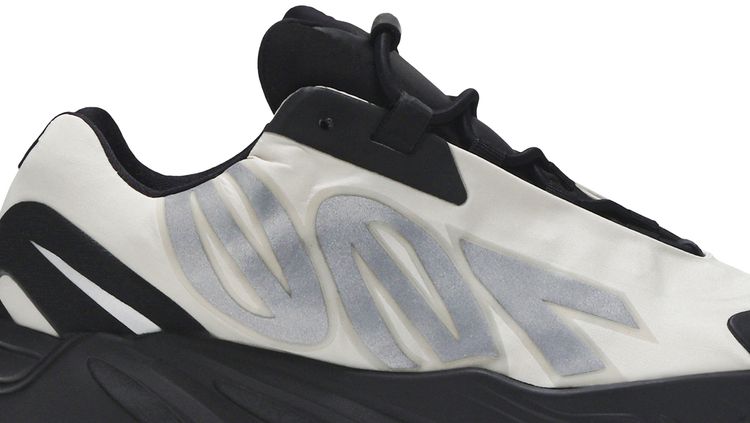 Adidas Yeezy Boost 700 MNVN Kids Bone