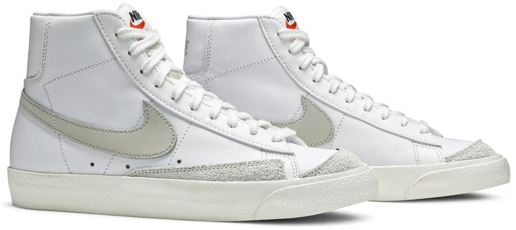 Nike Blazer Mid 77 Light Bone