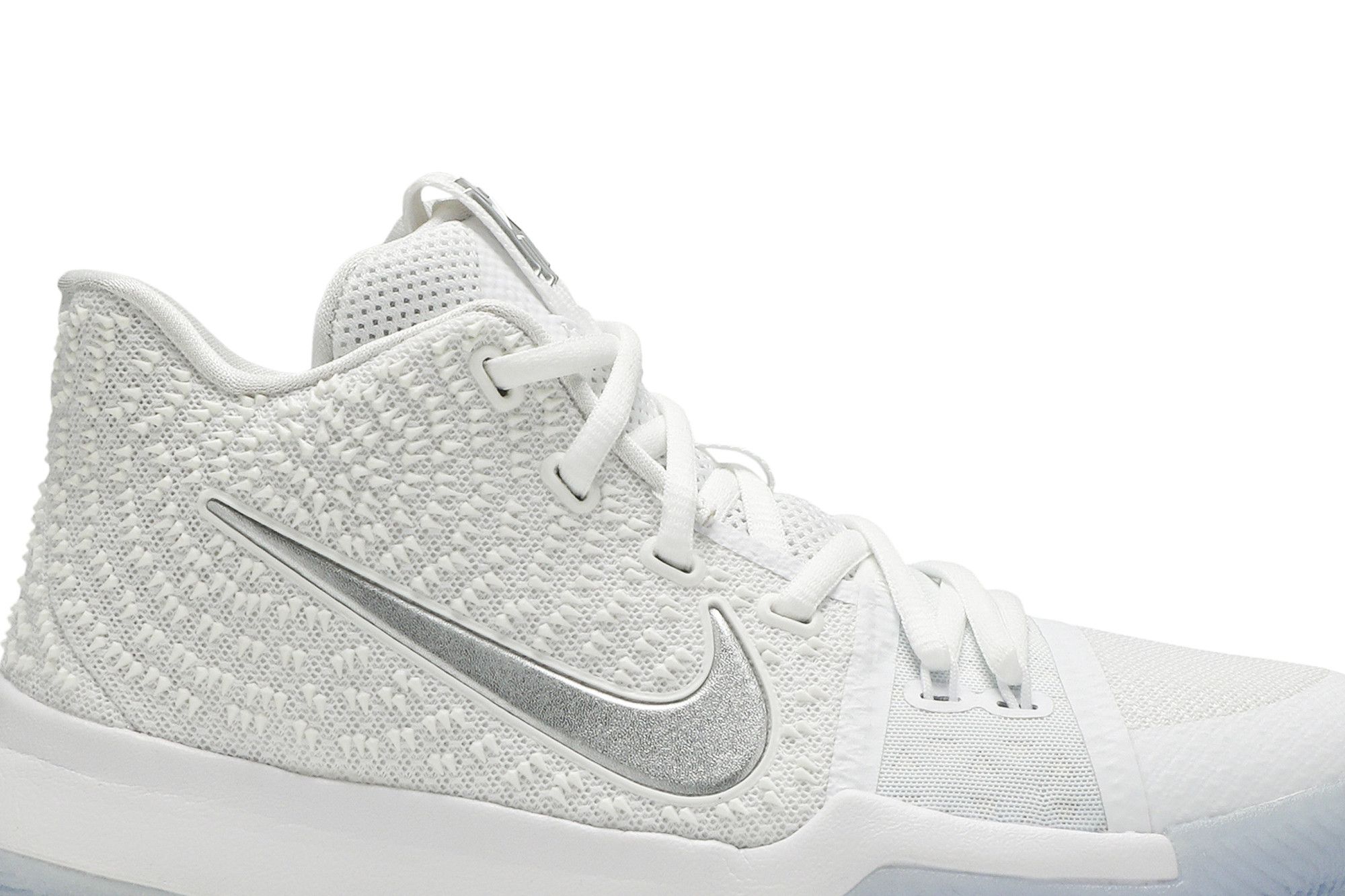 White Nike Kyrie 3 Boys Grade School Size 6