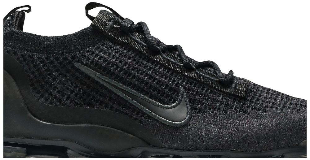 vapormax triple black flyknit