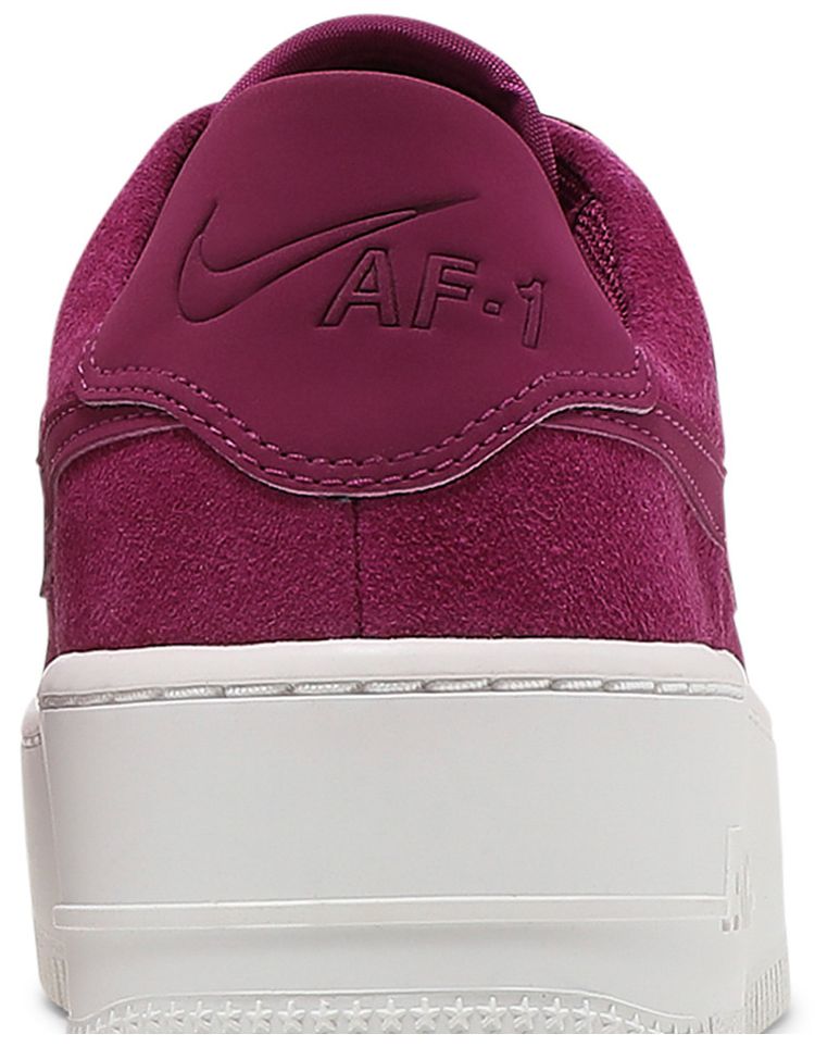 Nike Wmns Air Force 1 Sage Low True Berry