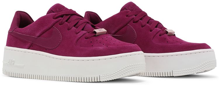 Nike Wmns Air Force 1 Sage Low True Berry