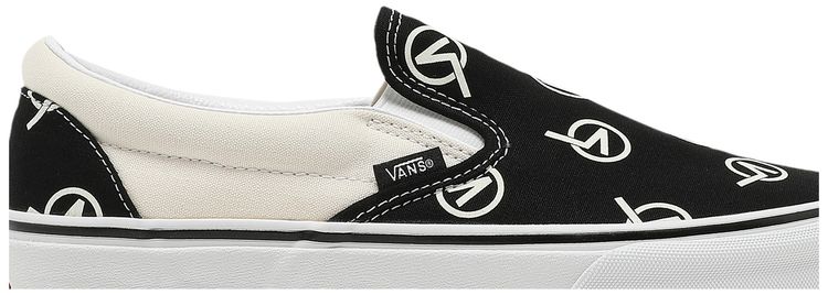 Vans Classic Slip On Circle V