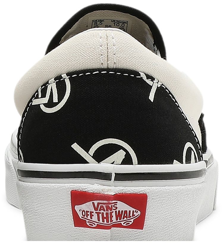 Vans Classic Slip On Circle V