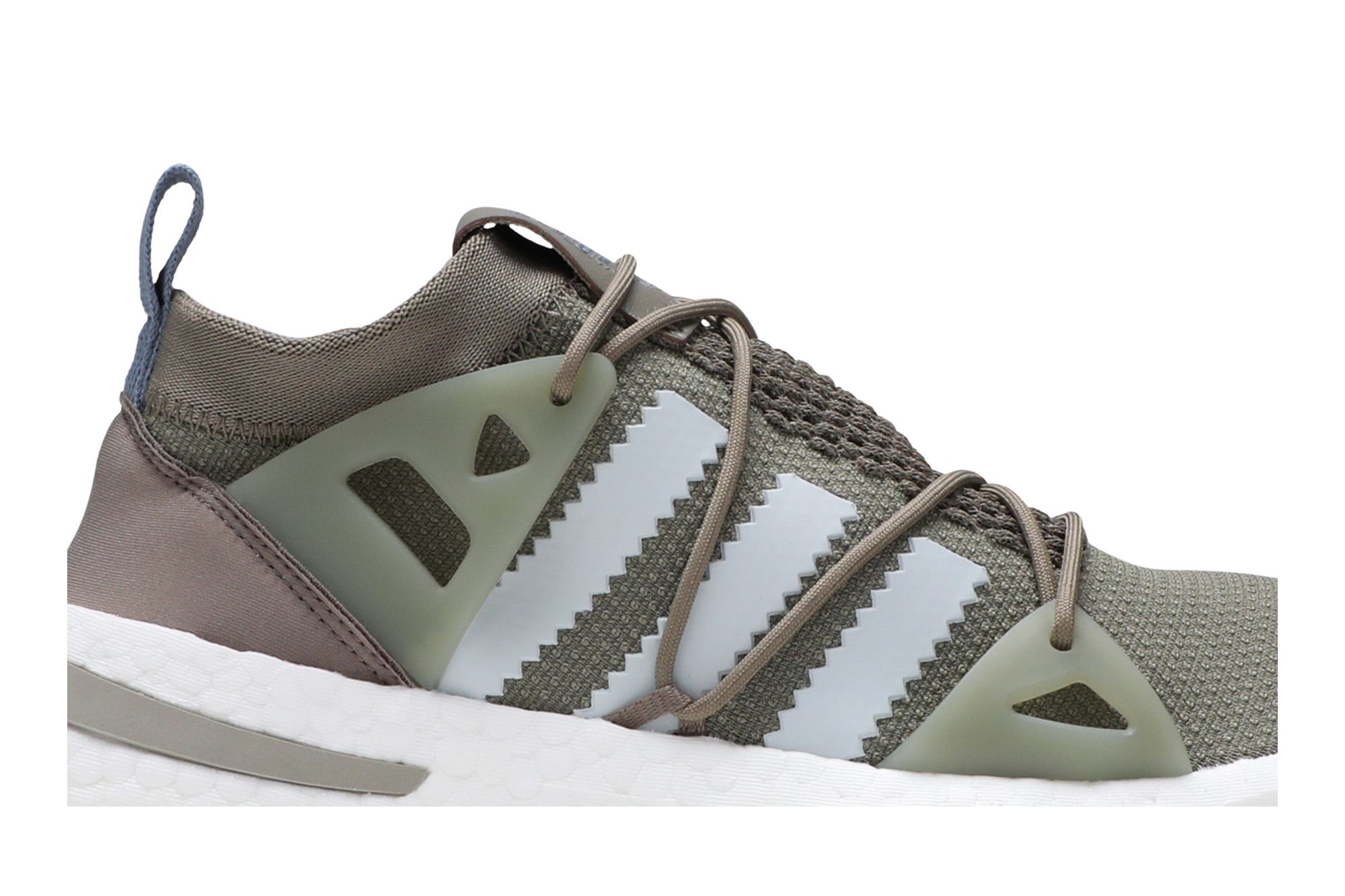 Size 5.5 Wmns Arkyn Trace Cargo