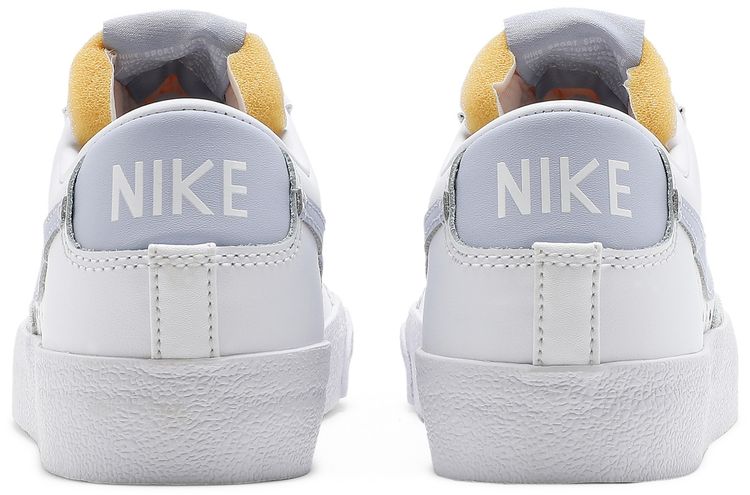 Nike Wmns Blazer Low 77 White Ghost