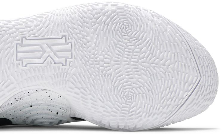 Nike Kyrie Low 3 Team Black White