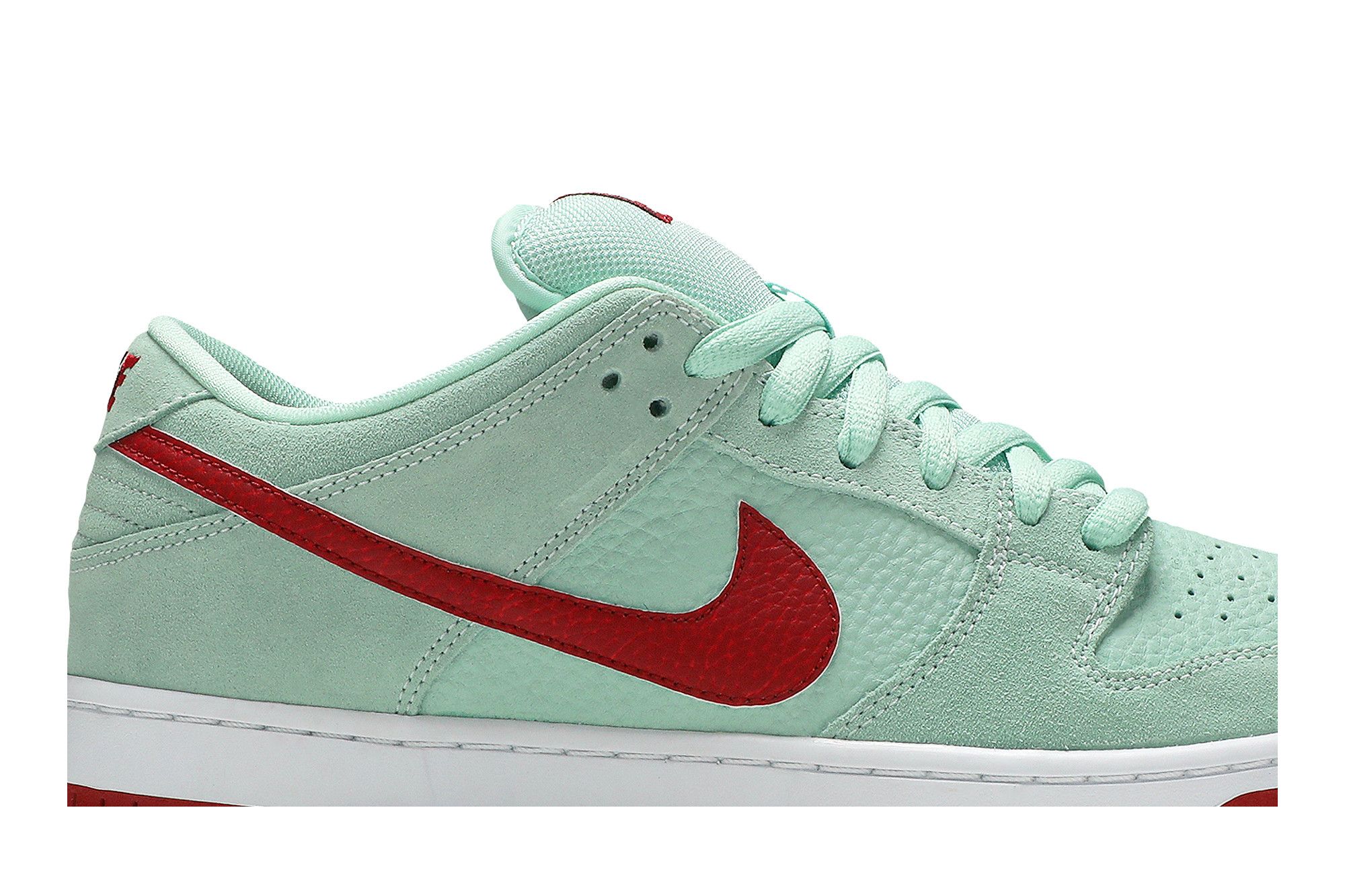 Mint nike sb store
