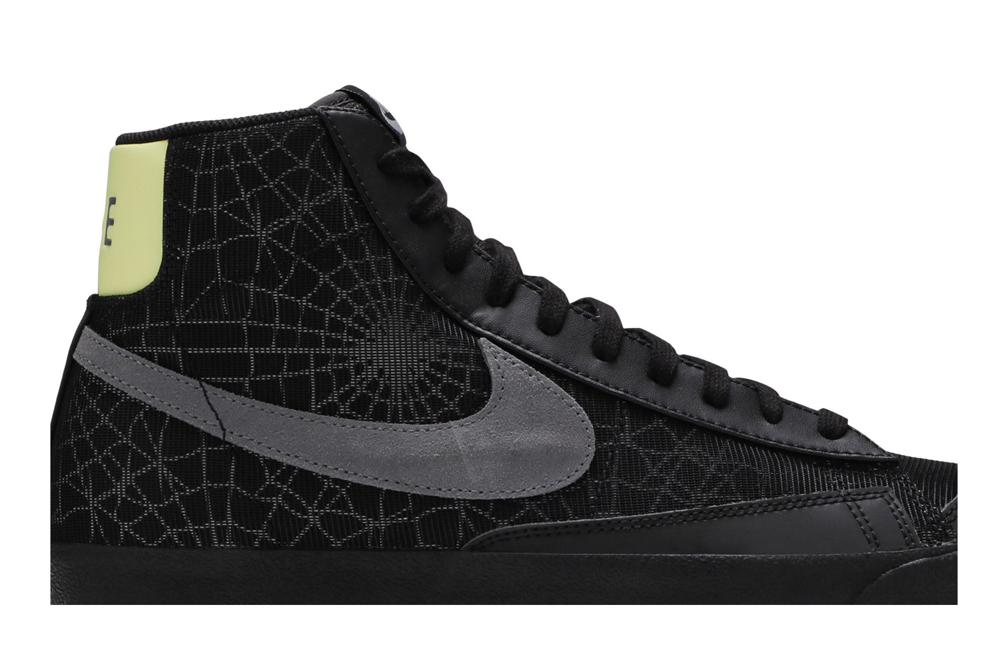 靴 Blazer Mid 77 SpiderWeb Halloween (2020) A Nike Blazer Mid 