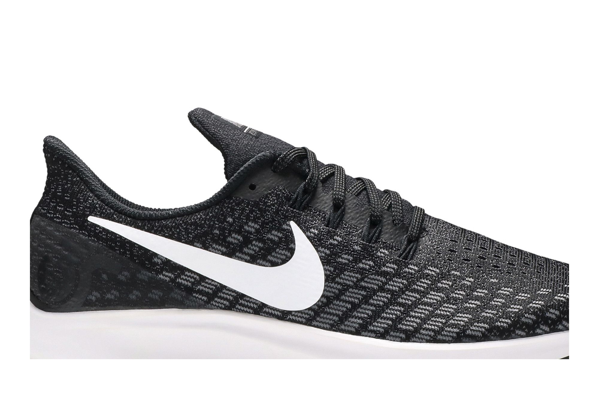 pegasus 35 black white