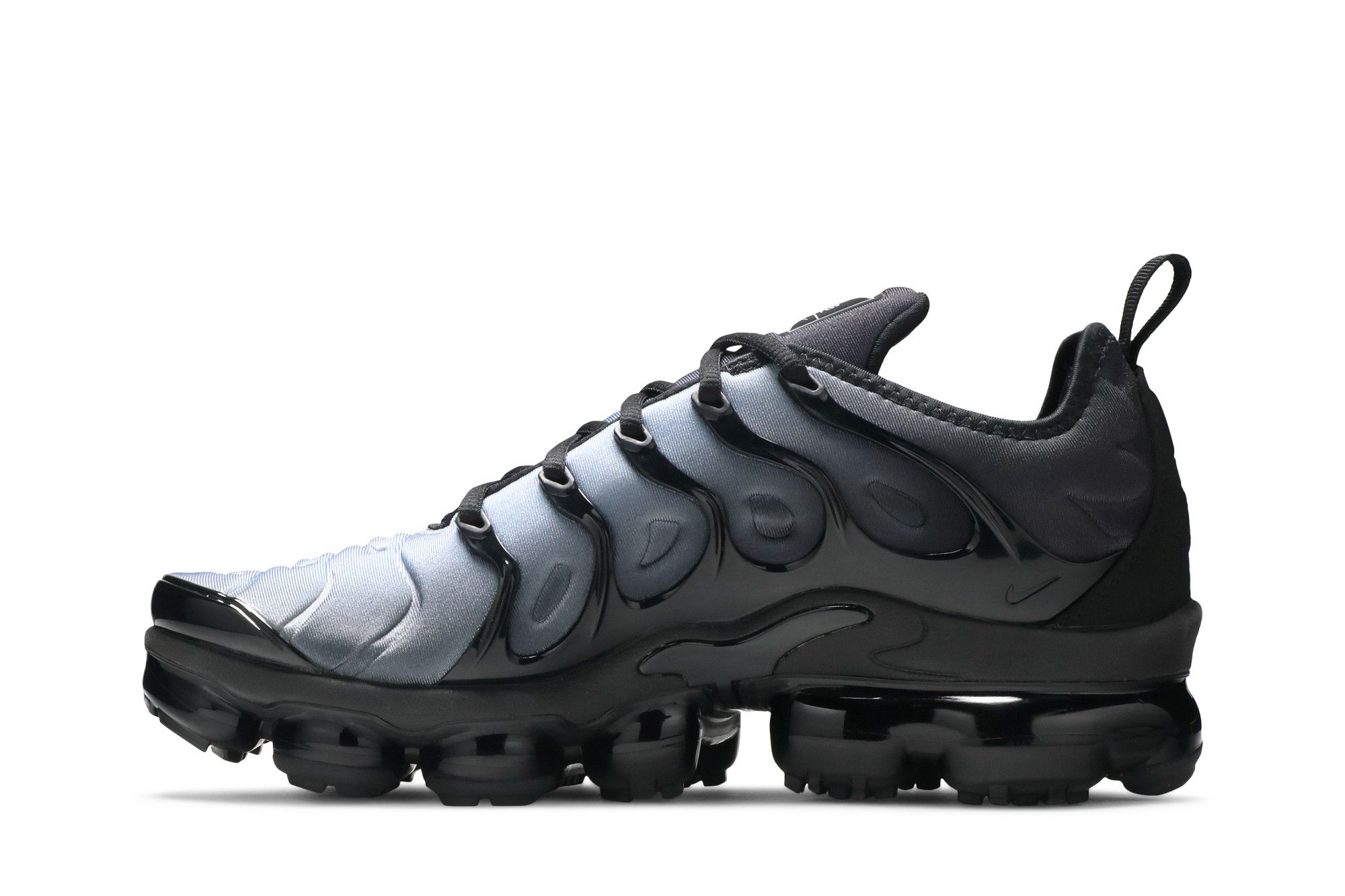 Black nike vapormax plus sales