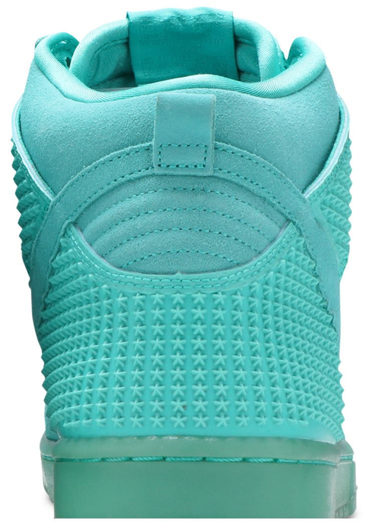 Nike Dunk CMFT Premium Light Retro