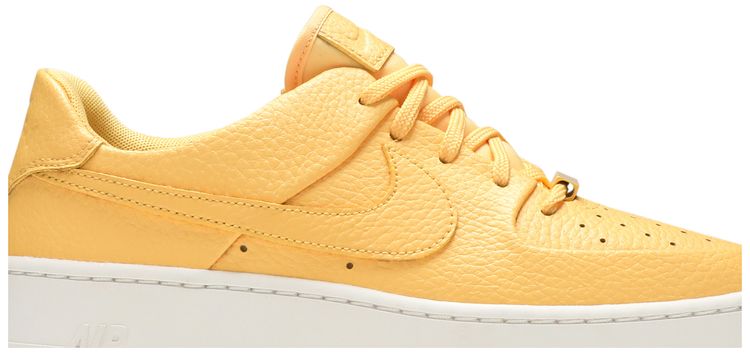 Nike Wmns Air Force 1 Sage Low Topaz Gold