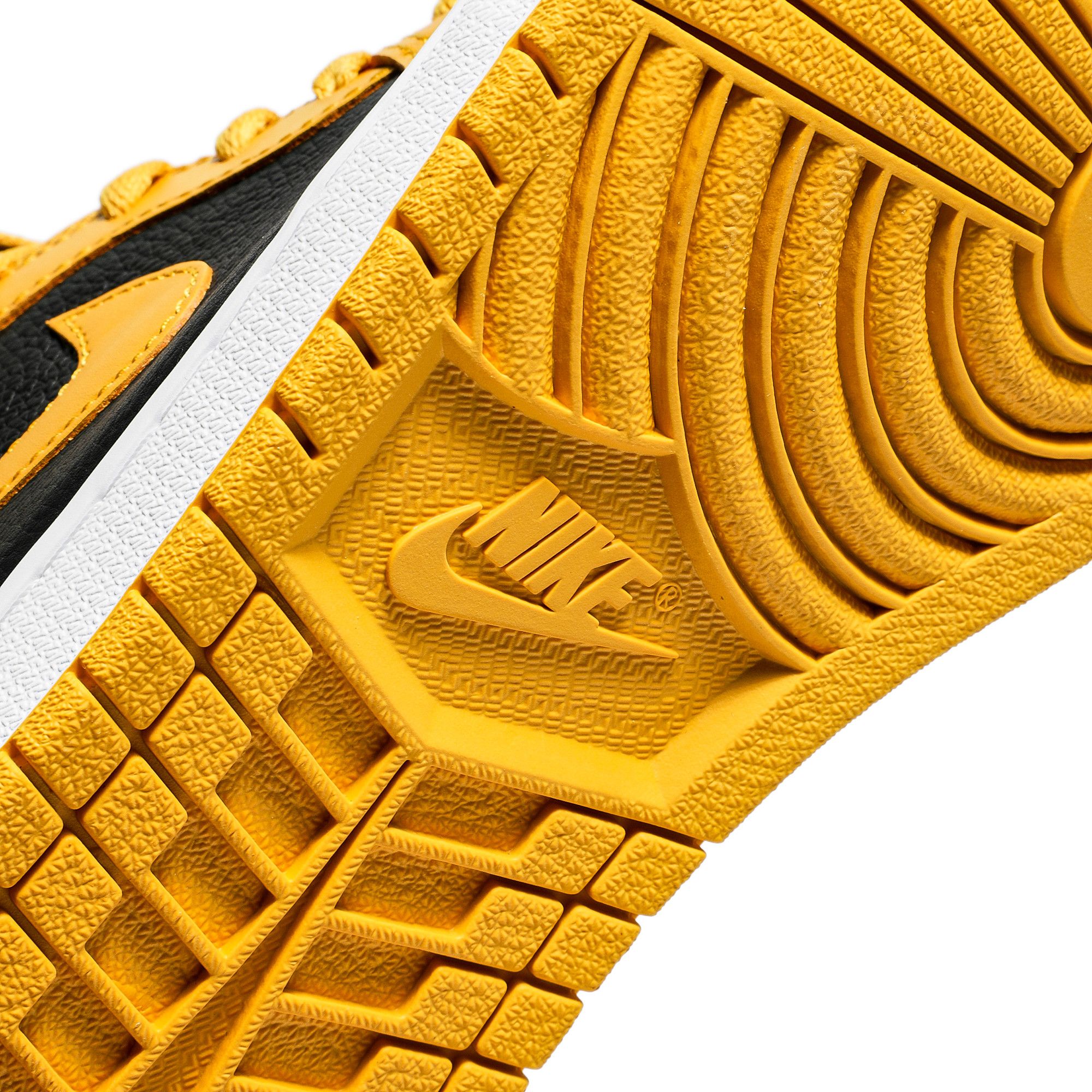 Buy Air Jordan 1 Retro High OG 'Pollen' - 555088 701 | GOAT