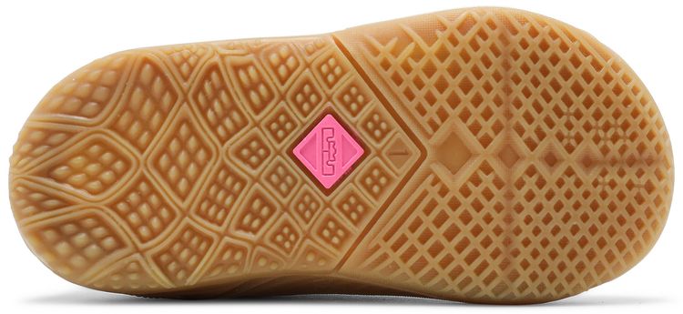 Space Jam x LeBron 18 Low TD Wile E x Nike Roadrunner