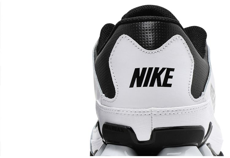 Nike Reax 8 TR Black White