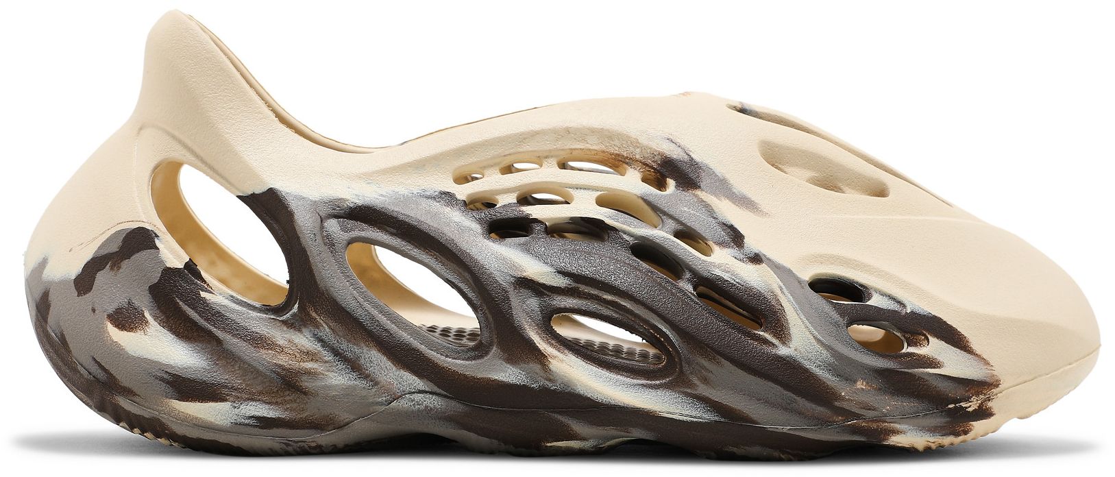 foam runner mx cream clay on feet