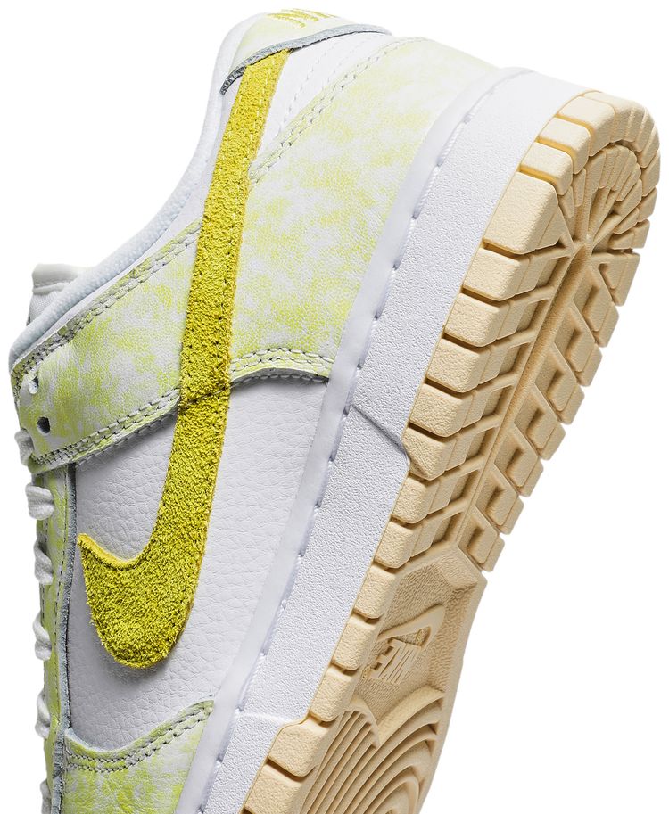 Wmns Dunk Low OG Yellow Strike