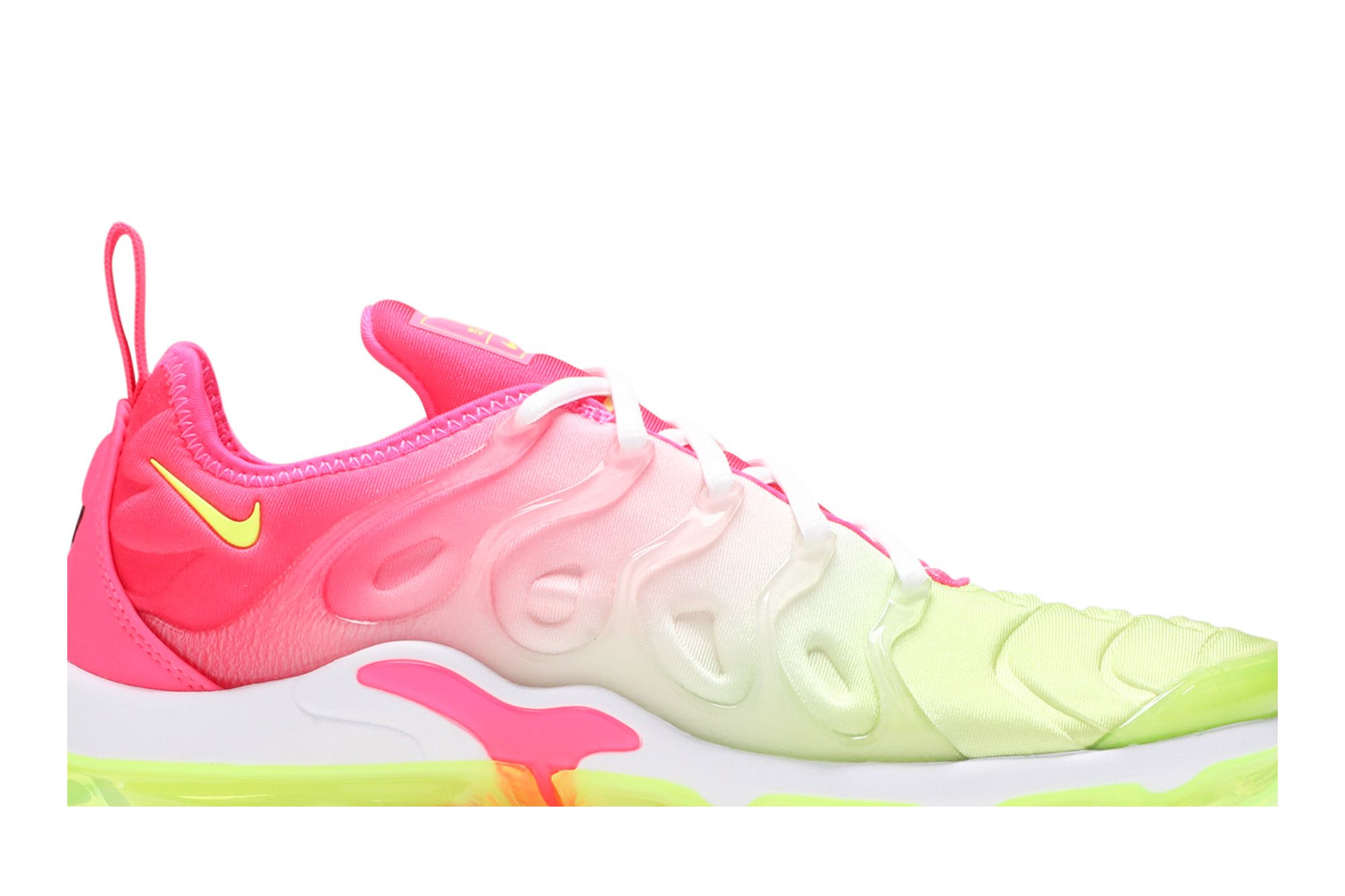 Pink nike air vapormax plus discount