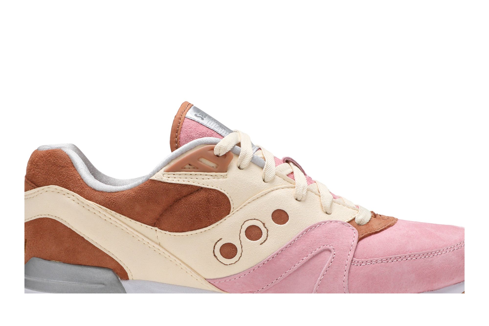 Saucony space snack store