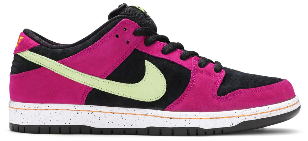 dunk red plum on feet