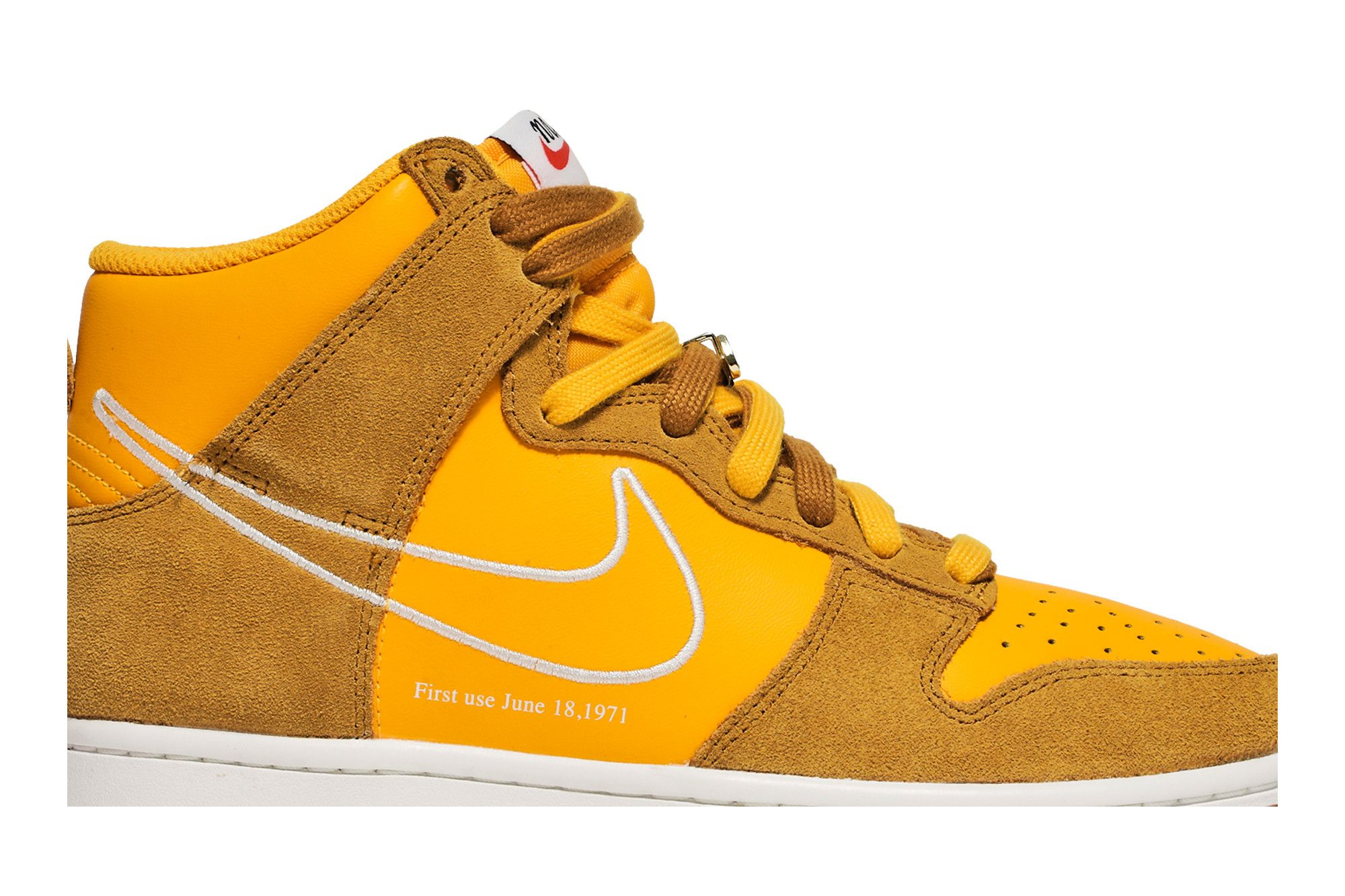 Buy Nike Wmns Dunk High SE 'First Use Pack - University Gold