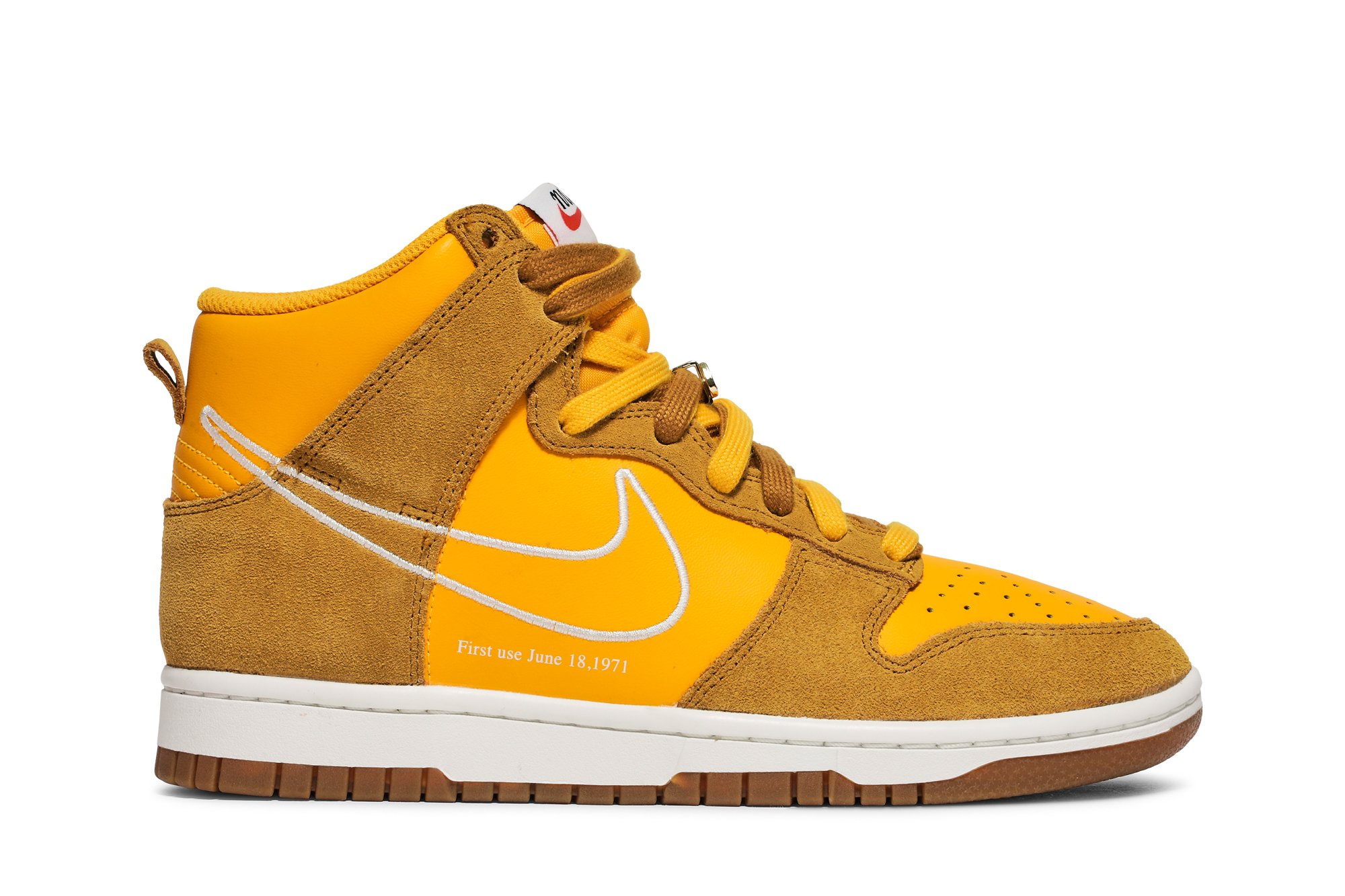 NIKE WMNS DUNK HIGH SE FIRST USE