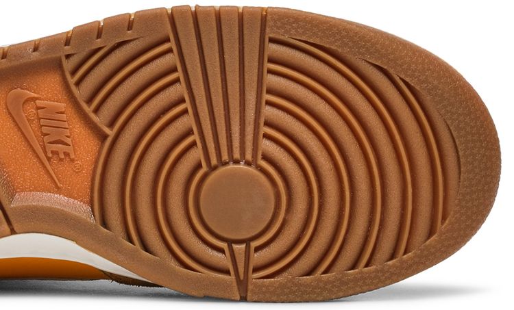 Nike Wmns Dunk High SE First Use Pack   University Gold